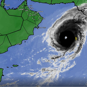 تحديث 8:30 صباح الاثنين: اعصار كيار يواصل اقترابه من سواحل سلطنة عُمان ولا يزال يُصنف من الدرجة الرابعة