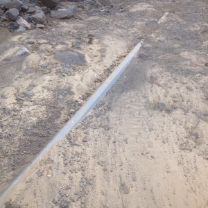 بالصور: أعمدة الأنارة لاتزال "متناثرة" بعد الأمطار في "تهامة ربيع"