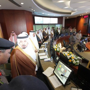  أمير مكة يربط ادارة الأزمات والكوارث به مباشرة 