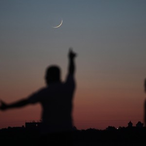 ملابس العيد ربيعية أم شتوية؟