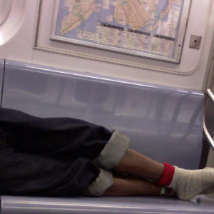 طالب سعودي يتغرم 50 دولاراً بسبب "غفوة" في نيويورك 