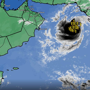 هام .. الأرصاد العمانية تتوقع تطور منخفض بحر العرب إلى عاصفة مدارية خلال الـ 24 ساعة القادمة