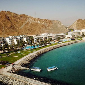 الإمارات | طقس مستقر وفرصة للغبار على فترات نهار الجمعة 