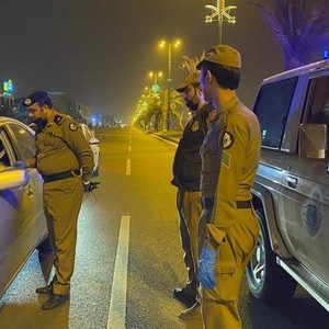 السعودية | عزل مدينة جدة ومنع الدخول والخروج إليها وتقديم حظر التجول إلى الثالثة من مساء اليوم