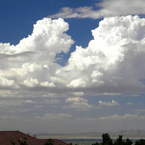 اليوم: سحب ركامية على الجبال شرقاً تتوجه نحو بعض المناطق الداخلية