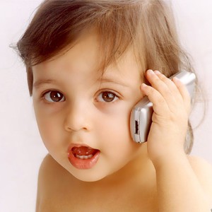 دراسة يابانية تحذر من استخدام الأطفال للأجهزة الخلوية