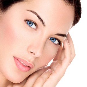 في الربيع.. اعتني ببشرتك  الدهنية مع هذه الوصفات 