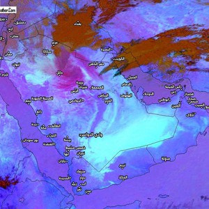 ثلاث عواصف رملية تتشكل فوق الأراضي السعودية