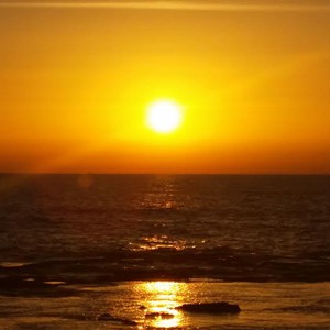 استمرار الأجواء الحارّة الثلاثاء وبداية تراجعها التدريجي الأربعاء