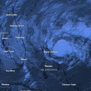ساعات تفصل تطور العاصفة المدارية نيكول إلى اعصار يُهدد السواحل الشرقية لفلوريدا