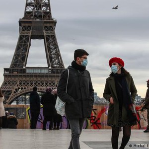 فرنسا تسجل رقما قياسيا بـ 208 آلاف إصابة يومية بفيروس كورونا