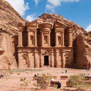 ورد الأن |  تأجيل دوام الدوائر الحكومية في لواء البتراء يوم غداً الثلاثاء للساعة العاشرة صباحاً