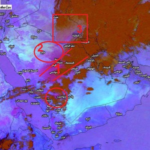 ثلاث عواصف رملية تجتمع في اجواء السعودية لتشكل عاصفة عملاقة بمساحة نصف مليون كم مربع