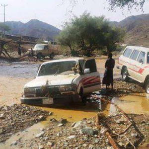 مصرع 4 طالبات وسائقهن بتهامة عسير إثر السيول