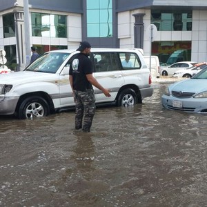 إنقاذ 481 شخصاً وإخراج 41 مركبة وإخلاء وإيواء 10 أسر جراء الأمطار والسيول