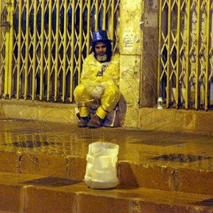 الصور الكاملة للشاب السعودي الذي ادهش العالم بإنسانيته  