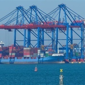 مصر: إغلاق 4 موانئ بالسويس لسوء الأحوال الجوية والعواصف الترابية