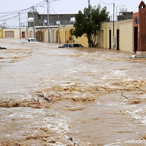 إرشادات هامة للتعامل مع السيول والعواصف الرعدية والغبار 