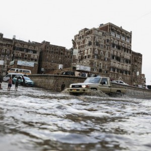 سيول اليمن: وفيات بينهم أطفال وتوقف الحركة المرورية في أحياء العاصمة صنعاء.. فيديو