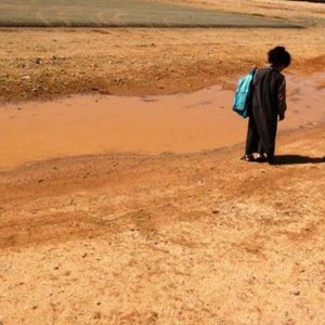 وفاة طفل في تبوك إثر صعق كهربائي مرتبط بمياه الأمطار