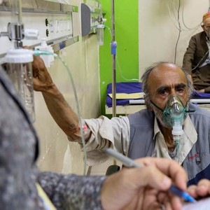 ارتفاع عدد الوفيات والإصابات بحالات اختناق في العراق جراء العاصفة الترابية والغبار الكثيف