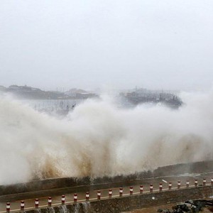 إعصار "نيبارتاك" يتحول إلى عاصفة استوائية 