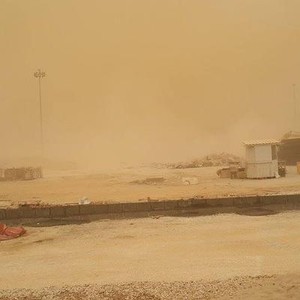 وقف السير على طريق الأزرق العمري مؤقتا