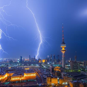 الكويت - تحت المُراقبة | تقلبات جوية مُلفتة على الأجواء نهاية الأسبوع وارتفاع فُرص هطول الأمطار الرعدية على العديد من المناطق