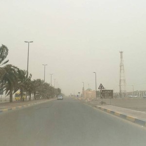 السعودية الجمعة والسبت: استمرار الرياح المثيرة للغبار على شرق و وسط السعودية .. والأمطار الرعدية محتملة على جازان وعسير 