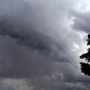 الأربعاء: فُرص الأمطار نهاراً تفسح المجال لأجواء باردة بشكل لافت ليلاً