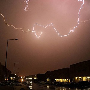 أمطار رعدية متوقعة الإثنين والثلاثاء على الكويت وشرق السعودية