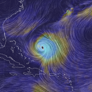 رصد إعصار استوائي ضخم بمساحة أكبر من مساحة 4 دول عربية