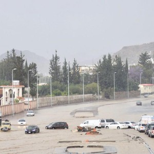 بالفيديو | أمطار رعدية غزيرة تُغرق طرقات الطائف وترفع منسوب المياه 