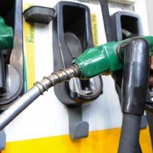 تخفيض اسعار المحروقات اعتبارا من يوم السبت