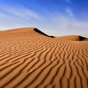 طقس الثلاثاء :أتربة مثارة مُحتملة في بعض الأجزاء و اجواء مستقرة عموماً في أغلب المناطق