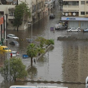  تنبيه لمدينة جدة : امطار رعدية غزيرة ليلة الاحد حتى فجر الاثنين