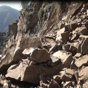 زلزال العقبة يتسبب في تساقُط الصخور من جبال سانت كاترين ودهب في مصر