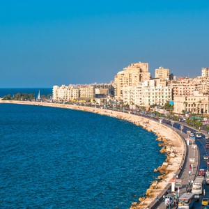 انخفاض بدرجات الحرارة على شمال مصر مصحوب برياح نشطة وأتربة مثارة على أماكن متفرقة