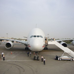 أتربة مثارة في مطار أبوظبي الدولي صباح اليوم