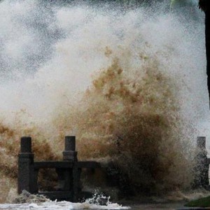 خسائر مادية وبشرية في الصين بسبب إعصار هاتو