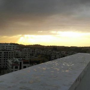 الأربعاء.. طقس غائم جزئياً وفرصة لزخات من الأمطار بأجزاء عشوائية من البلاد