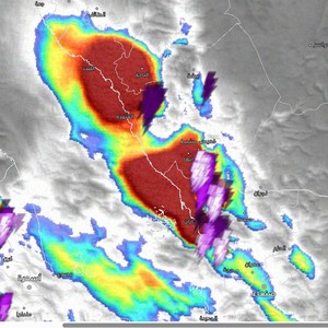 سحابة رعدية مُرفقة بأمطار غزيرة تؤثر على منطقة جازان الآن و تجدد النشاط يوم الأربعاء