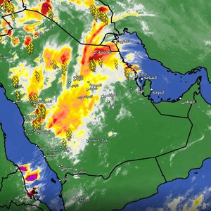 السعودية/تحـــديث 6:45م: سُحب ركامية مُرفقة بالأمطار و الصواعق على المدينة المنورة الآن