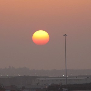 استمرار الاجواء المستقرة والحارّة يوم الثلاثاء