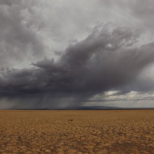 الخميس: فرصة لزخات رعدية من المطر والغبار خاصة غرب البلاد وانخفاض على الحرارة