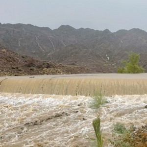 سلطنة عُمان : تجدد نشاط التكونات المحلية على طول جبال الحجر يوم الثلاثاء 2-8-2022 (تفاصيل)