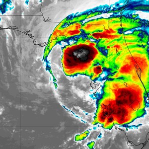 العاصفة المدارية إلسا تضرب فلوريدا وتحذيرات مشددة في هذه الأوقات