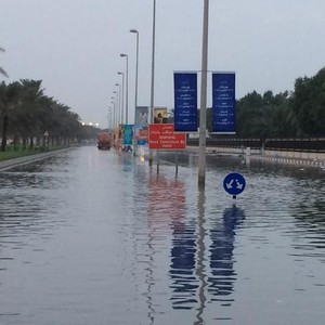 سبب دخول مياه البحر على مدينة كلباء بشكل متكرر