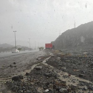 أمطار رعدية في أجزاء من إماراتي رأس الخيمة والشارقة