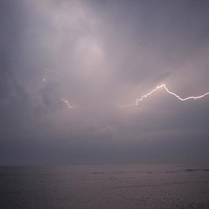 تعليق الدراسة في جامعة الملك عبد العزيز في جدة تحسباً للحالة الجوية